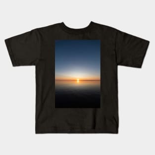 Calm serene sunrise lake scenery Kids T-Shirt